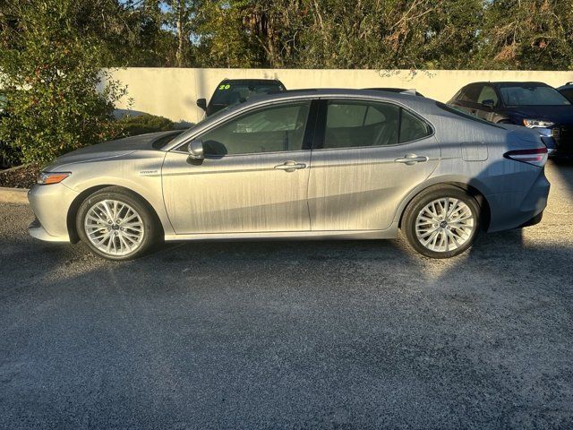 2019 Toyota Camry Hybrid XLE