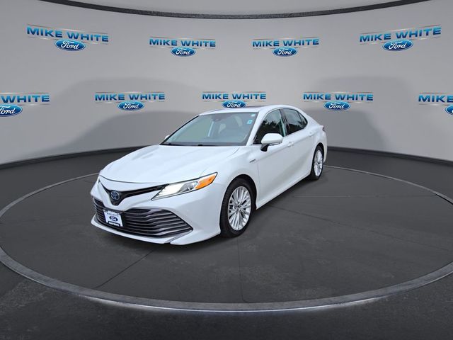 2019 Toyota Camry Hybrid XLE