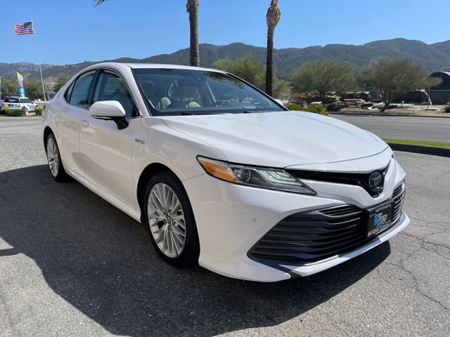 2019 Toyota Camry Hybrid XLE