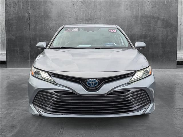 2019 Toyota Camry Hybrid XLE