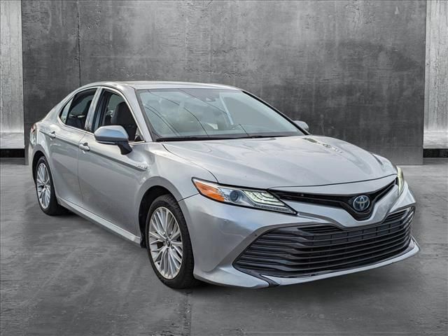 2019 Toyota Camry Hybrid XLE