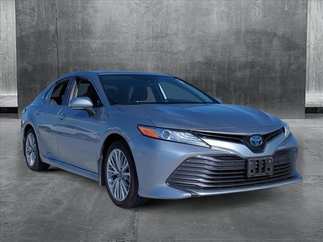 2019 Toyota Camry Hybrid XLE