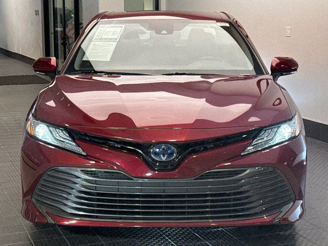 2019 Toyota Camry Hybrid XLE