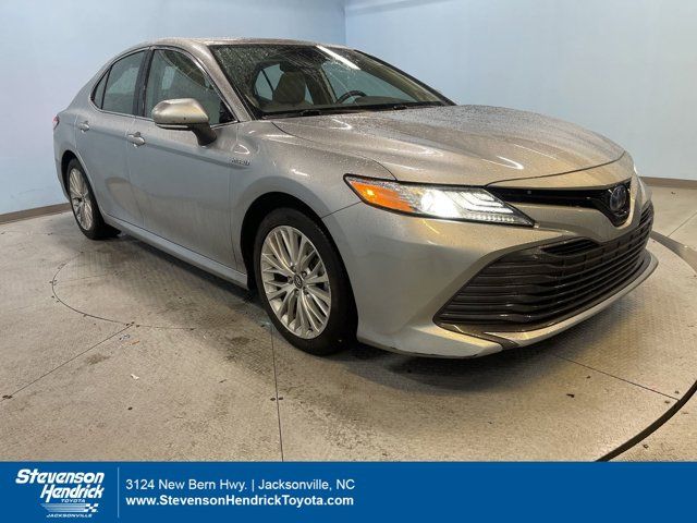 2019 Toyota Camry Hybrid XLE