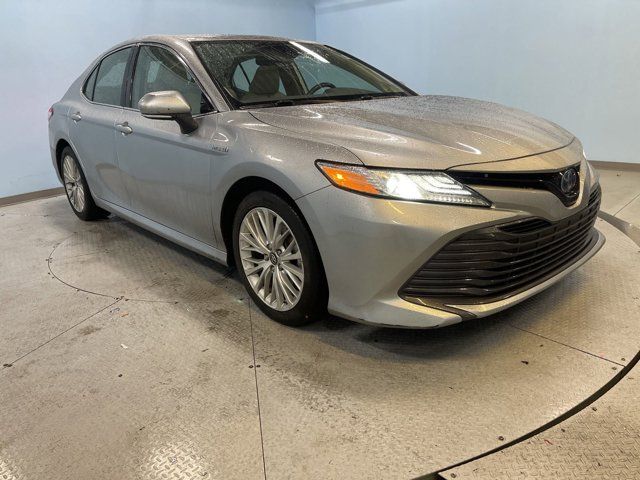 2019 Toyota Camry Hybrid XLE