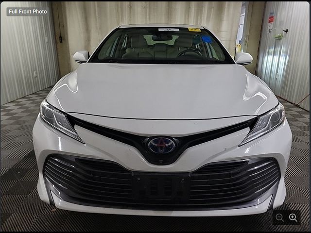 2019 Toyota Camry Hybrid XLE