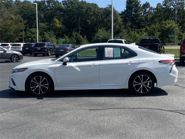 2019 Toyota Camry SE