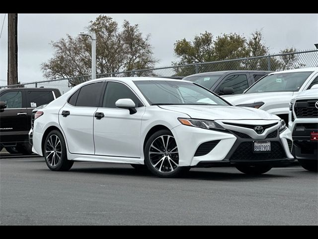 2019 Toyota Camry SE
