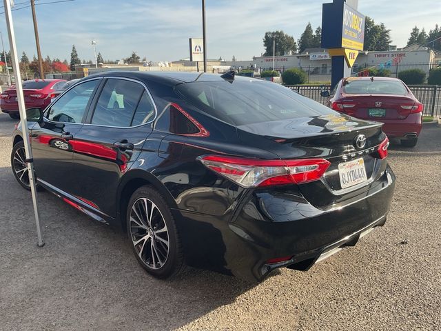 2019 Toyota Camry SE