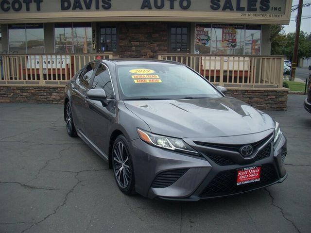 2019 Toyota Camry SE