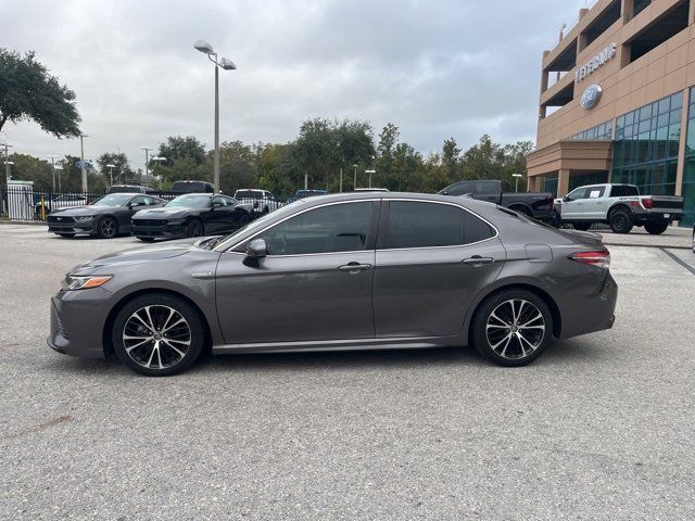 2019 Toyota Camry Hybrid SE