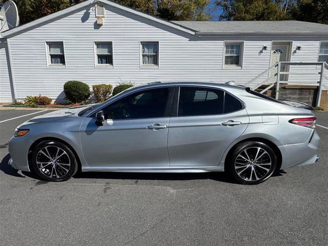 2019 Toyota Camry SE