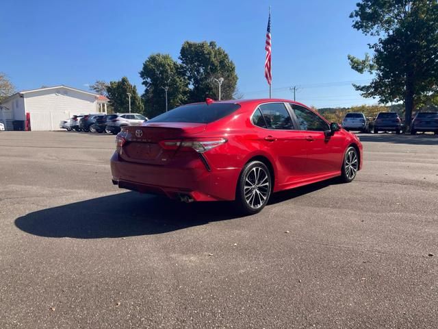 2019 Toyota Camry SE