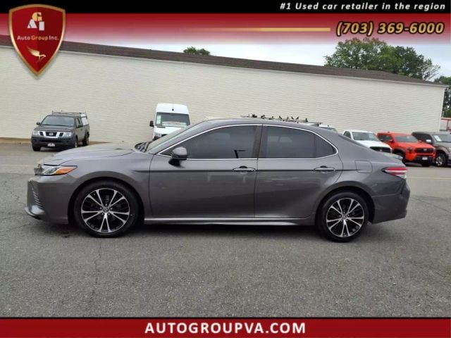 2019 Toyota Camry SE
