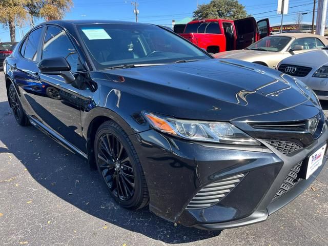 2019 Toyota Camry SE