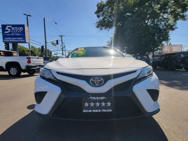 2019 Toyota Camry SE