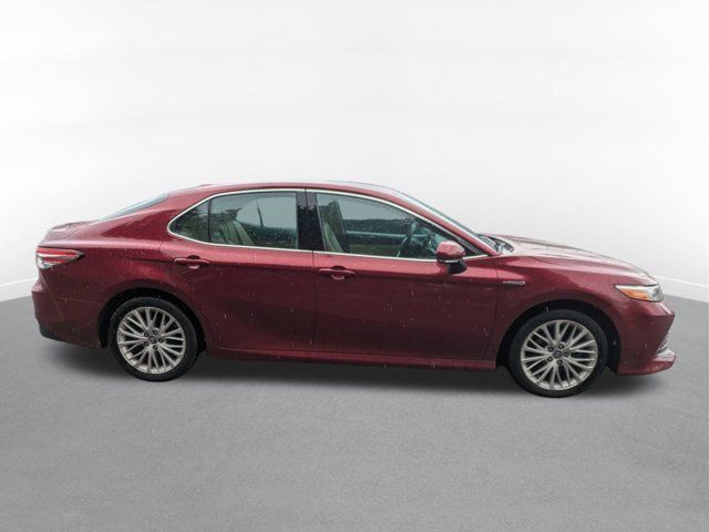 2019 Toyota Camry Hybrid XLE