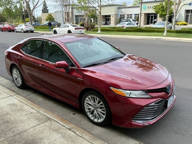 2019 Toyota Camry Hybrid XLE
