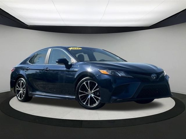 2019 Toyota Camry Hybrid XLE