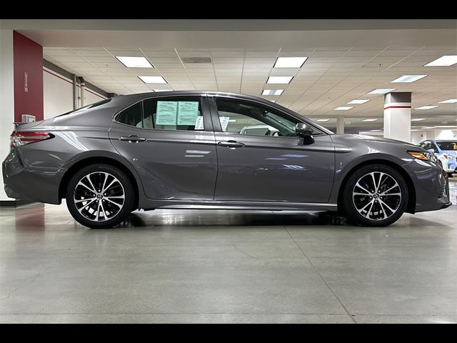 2019 Toyota Camry Hybrid SE