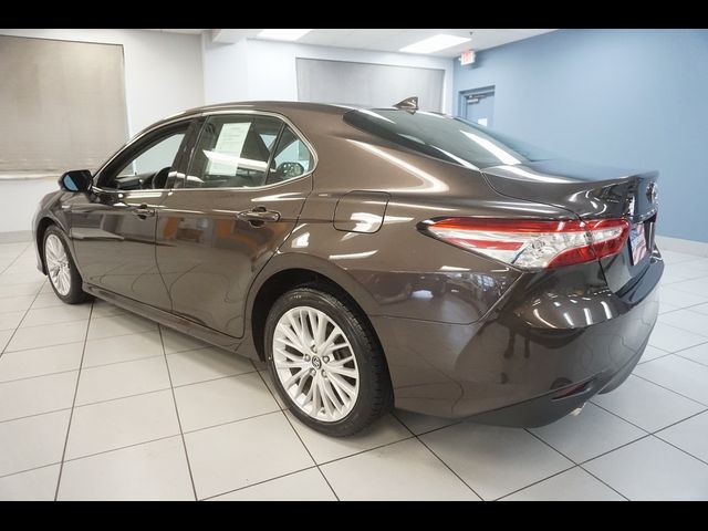 2019 Toyota Camry Hybrid XLE