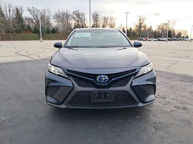 2019 Toyota Camry Hybrid SE