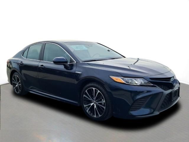 2019 Toyota Camry Hybrid SE