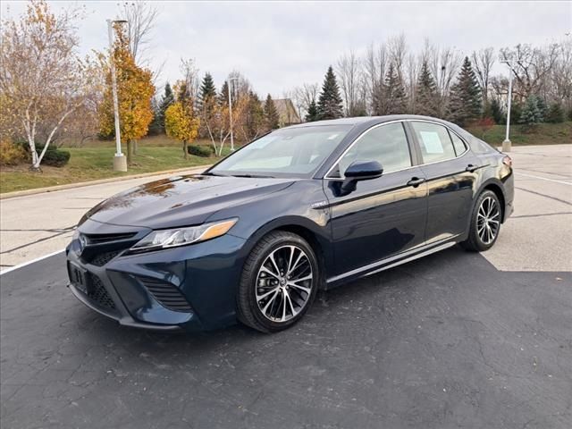 2019 Toyota Camry Hybrid SE