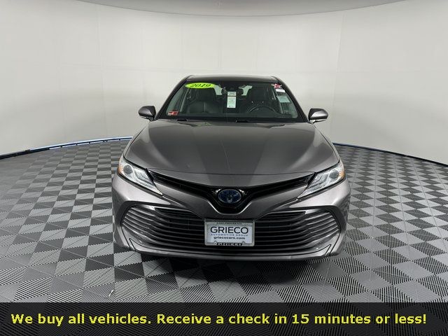 2019 Toyota Camry Hybrid XLE