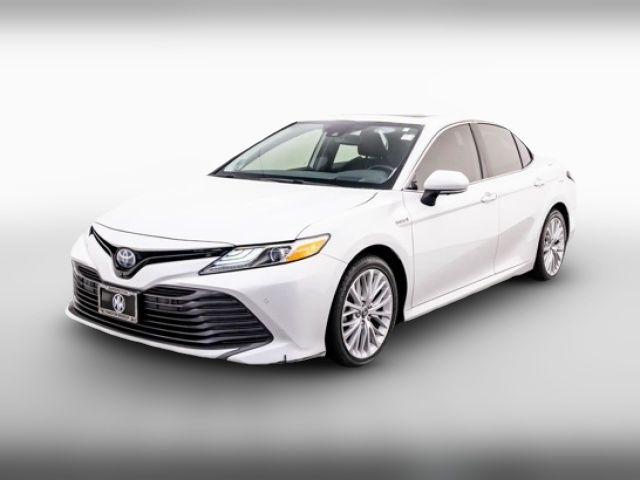 2019 Toyota Camry Hybrid XLE