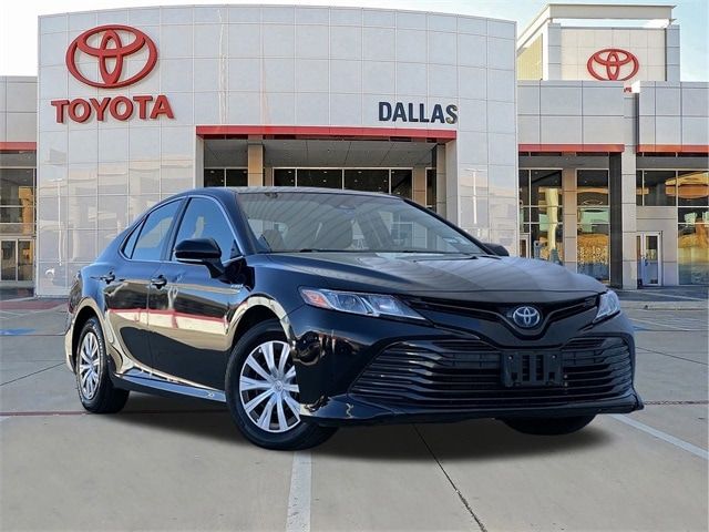 2019 Toyota Camry Hybrid LE