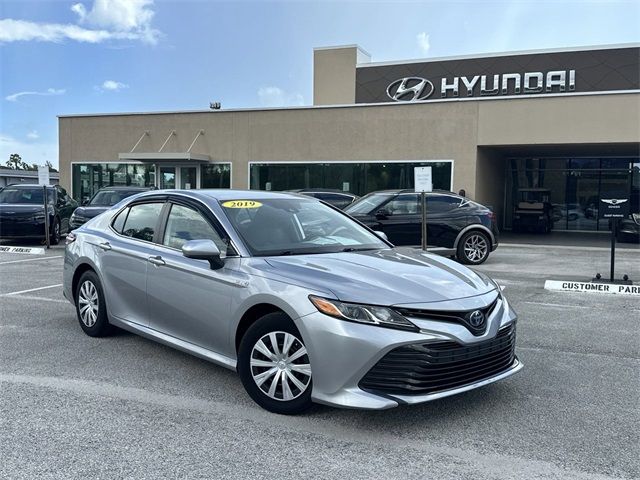 2019 Toyota Camry Hybrid LE