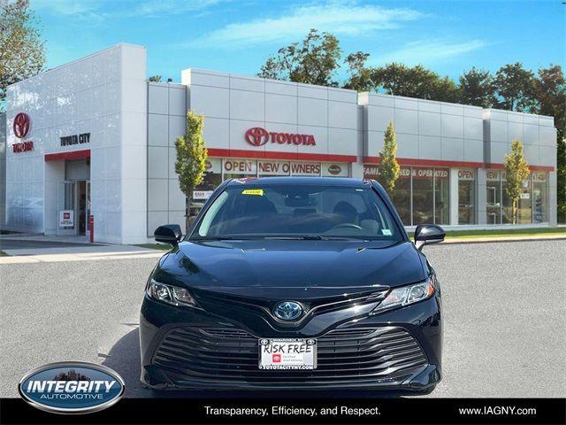 2019 Toyota Camry Hybrid LE