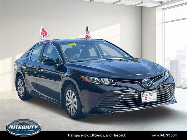 2019 Toyota Camry Hybrid LE