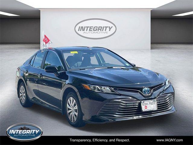 2019 Toyota Camry Hybrid LE