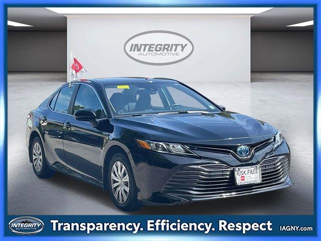 2019 Toyota Camry Hybrid LE