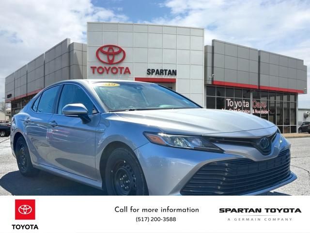 2019 Toyota Camry Hybrid LE