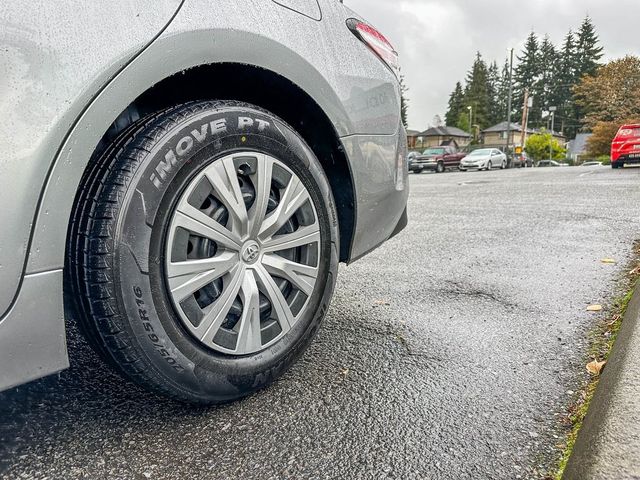 2019 Toyota Camry Hybrid LE