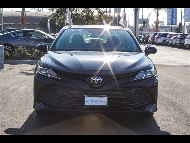 2019 Toyota Camry Hybrid LE