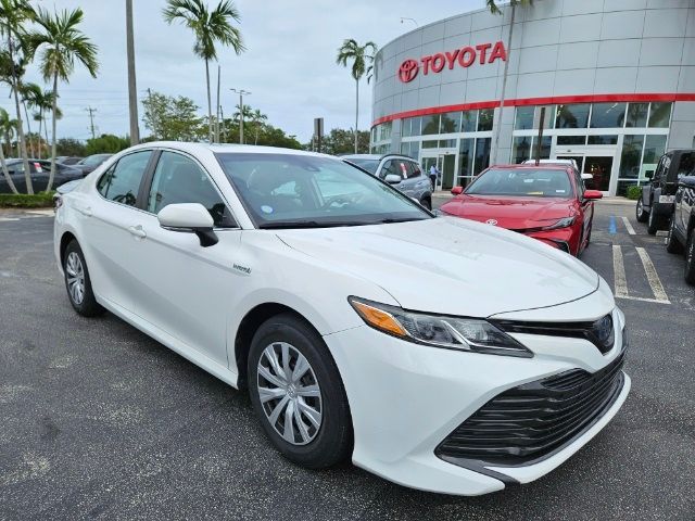 2019 Toyota Camry Hybrid LE