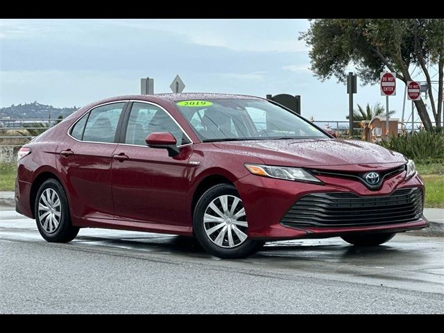 2019 Toyota Camry Hybrid LE