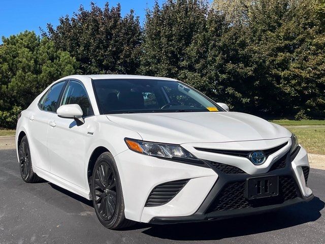 2019 Toyota Camry Hybrid SE