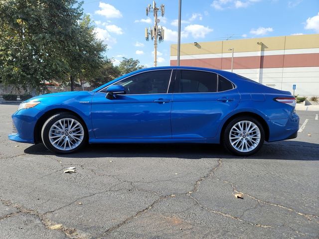 2019 Toyota Camry Hybrid XLE