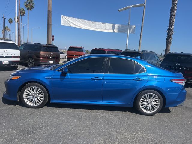 2019 Toyota Camry Hybrid XLE