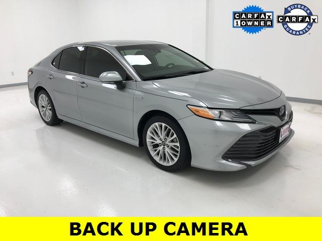 2019 Toyota Camry Hybrid XLE