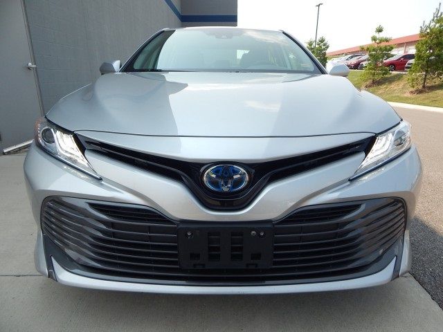 2019 Toyota Camry Hybrid XLE