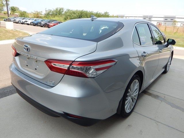 2019 Toyota Camry Hybrid XLE