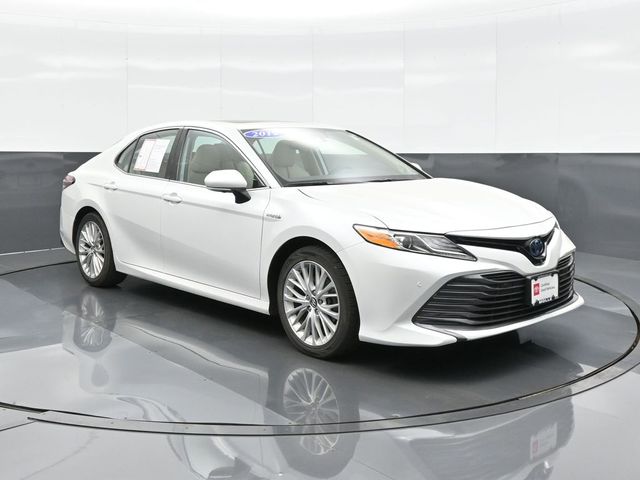 2019 Toyota Camry Hybrid XLE