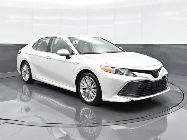 2019 Toyota Camry Hybrid XLE