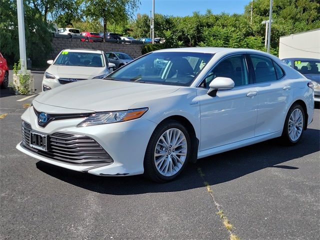 2019 Toyota Camry Hybrid XLE